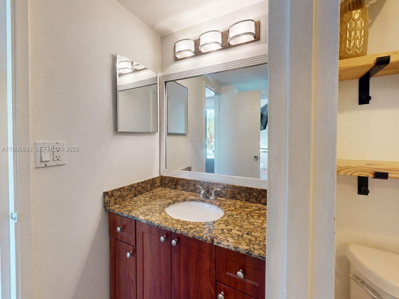 500 Three Islands Blvd, Unit L 25, Hallandale Beach, FL 33009 Photo