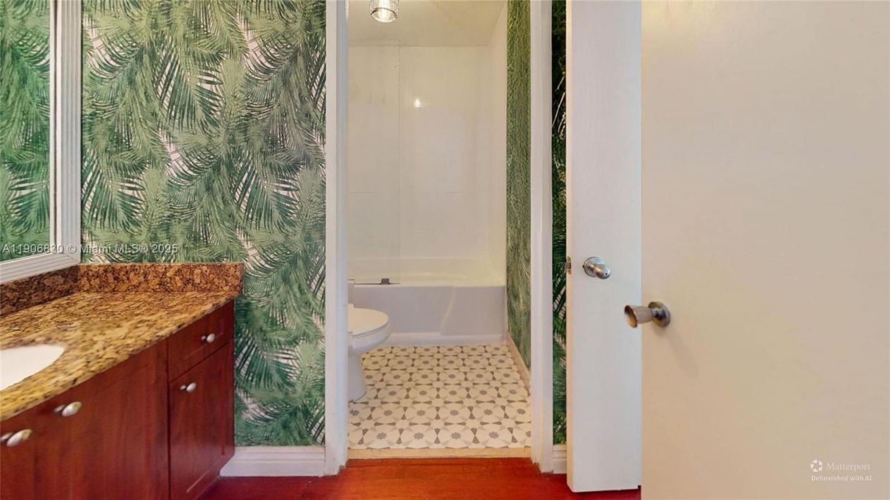 500 Three Islands Blvd, Unit L 25, Hallandale Beach, FL 33009 Photo