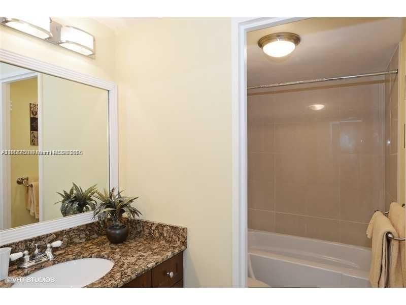 500 Three Islands Blvd, Unit L 25, Hallandale Beach, FL 33009 Photo