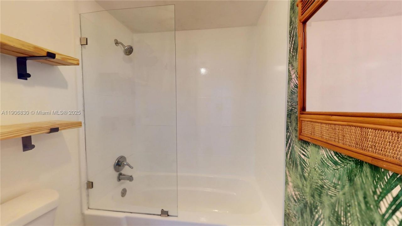 500 Three Islands Blvd, Unit L 25, Hallandale Beach, FL 33009 Photo