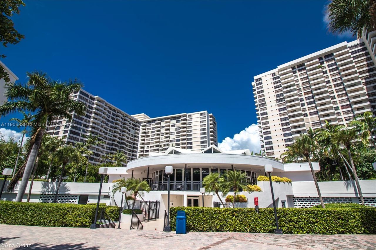 500 Three Islands Blvd, Unit L 25, Hallandale Beach, FL 33009 Photo