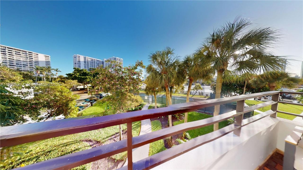 500 Three Islands Blvd, Unit L 25, Hallandale Beach, FL 33009 Photo