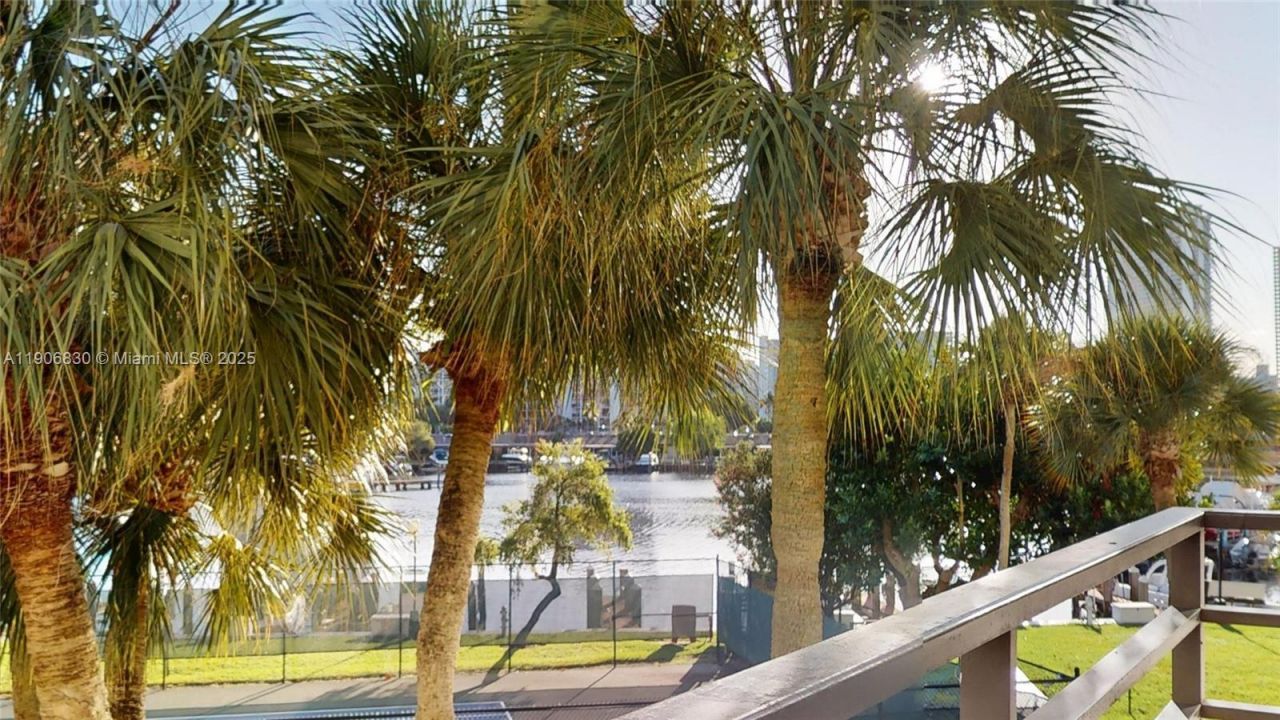 500 Three Islands Blvd, Unit L 25, Hallandale Beach, FL 33009 Photo