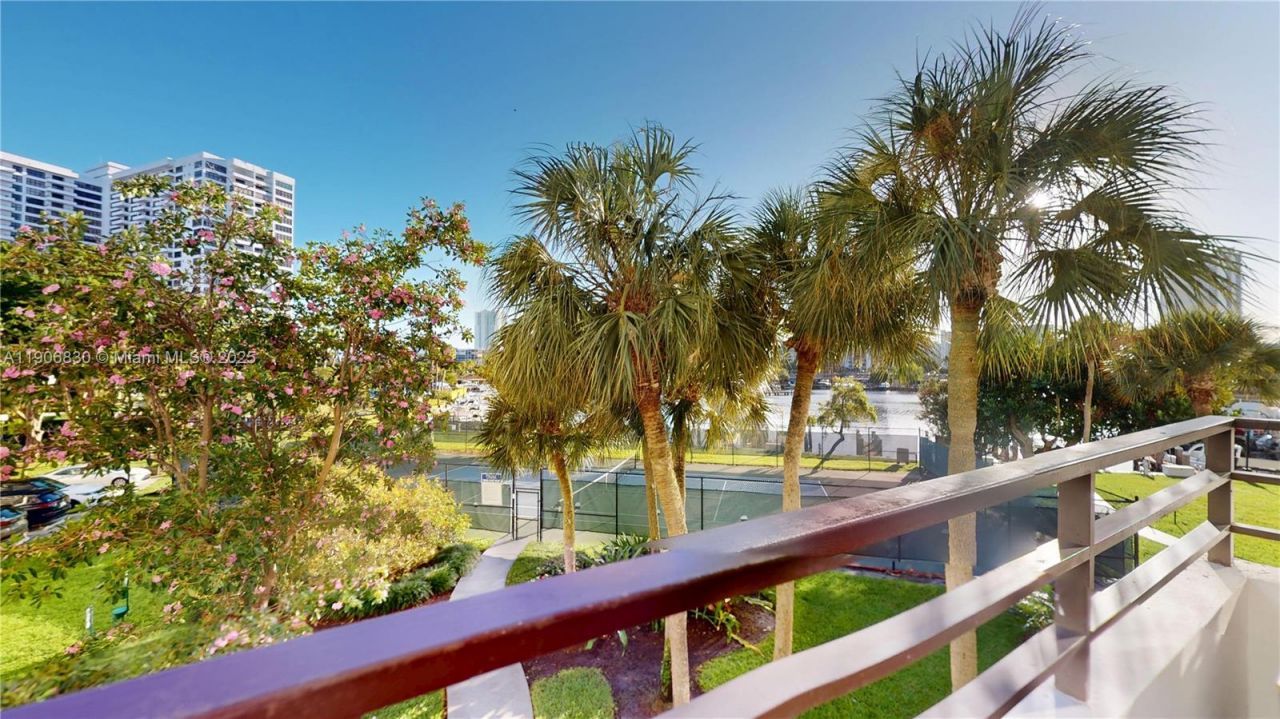 500 Three Islands Blvd, Unit L 25, Hallandale Beach, FL 33009 Photo