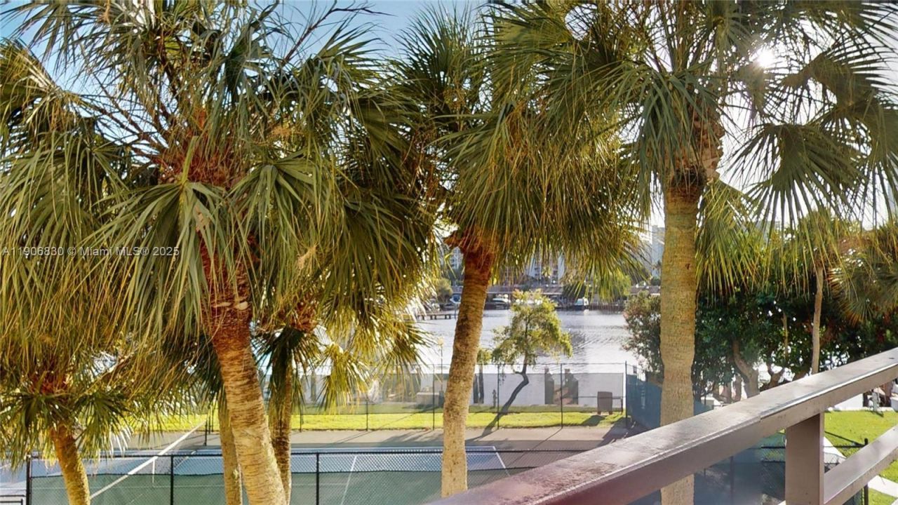 500 Three Islands Blvd, Unit L 25, Hallandale Beach, FL 33009 Photo