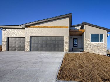 20120 U Street, Omaha, NE 68135