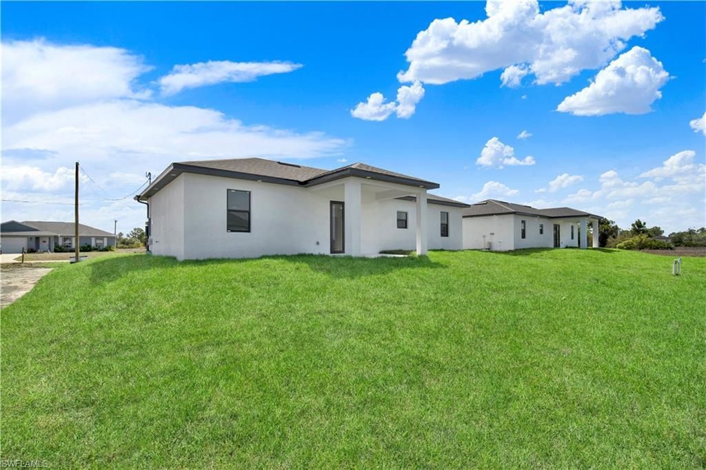 914 Manresa Ave S, Lehigh Acres, FL 33974 Photo