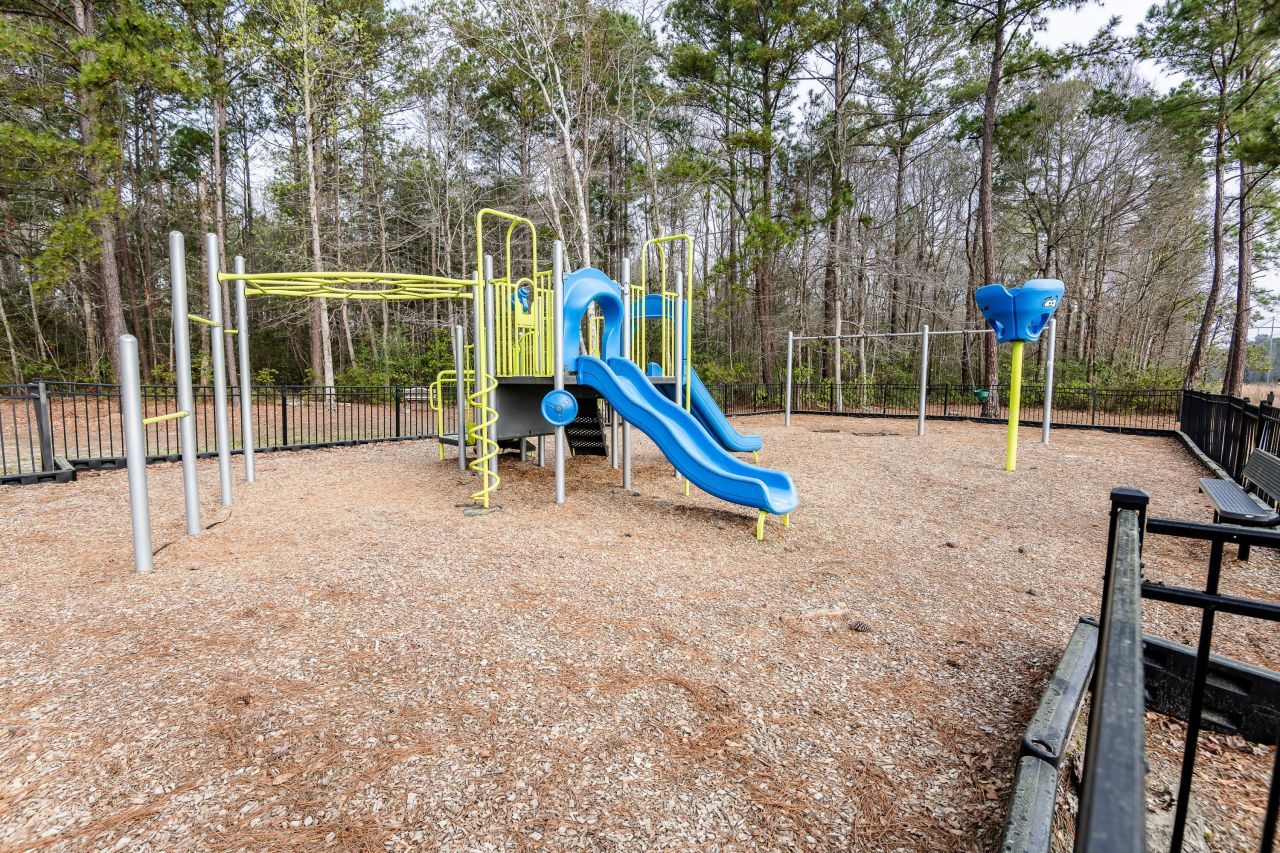 173 Cypress Forest Drive Photo 12