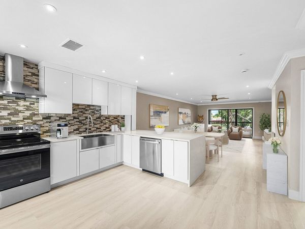 18 Stratford Drive E, Unit F, Boynton Beach, FL 33436