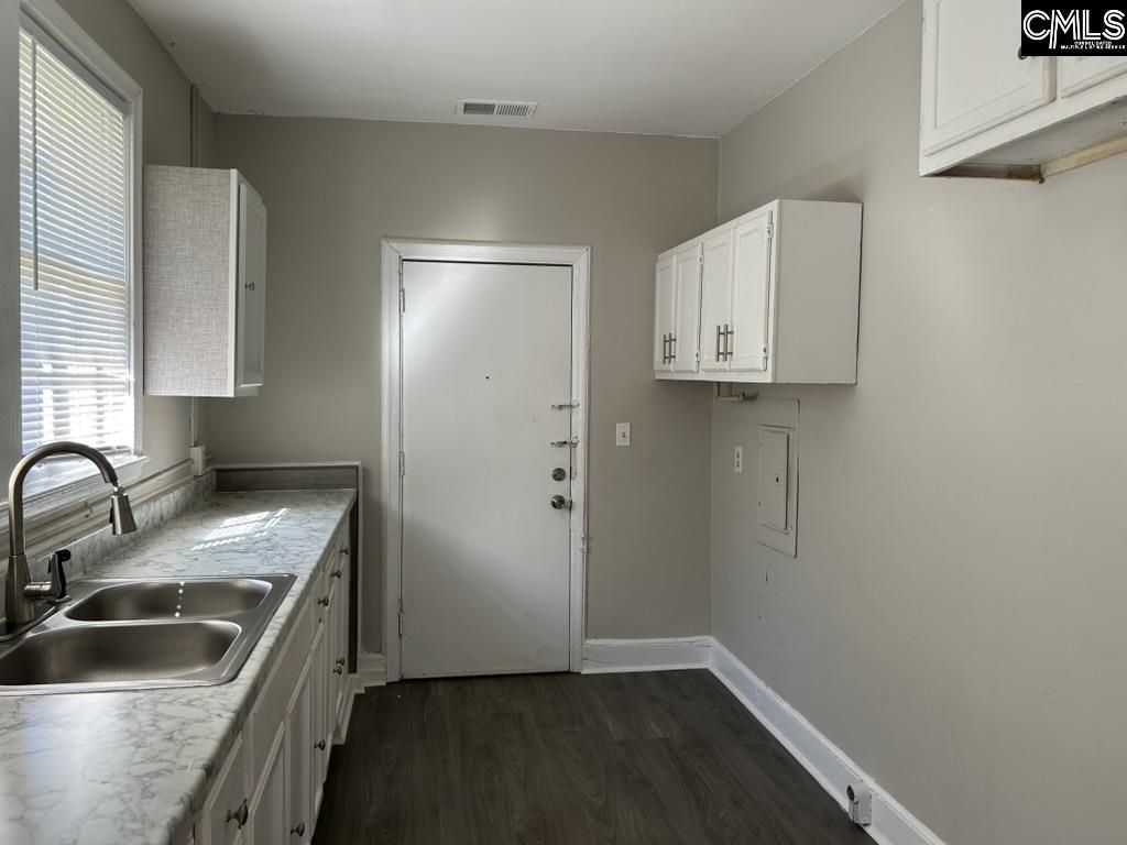 723 Summit Avenue Photo 5