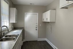 723 Summit Avenue photo 4