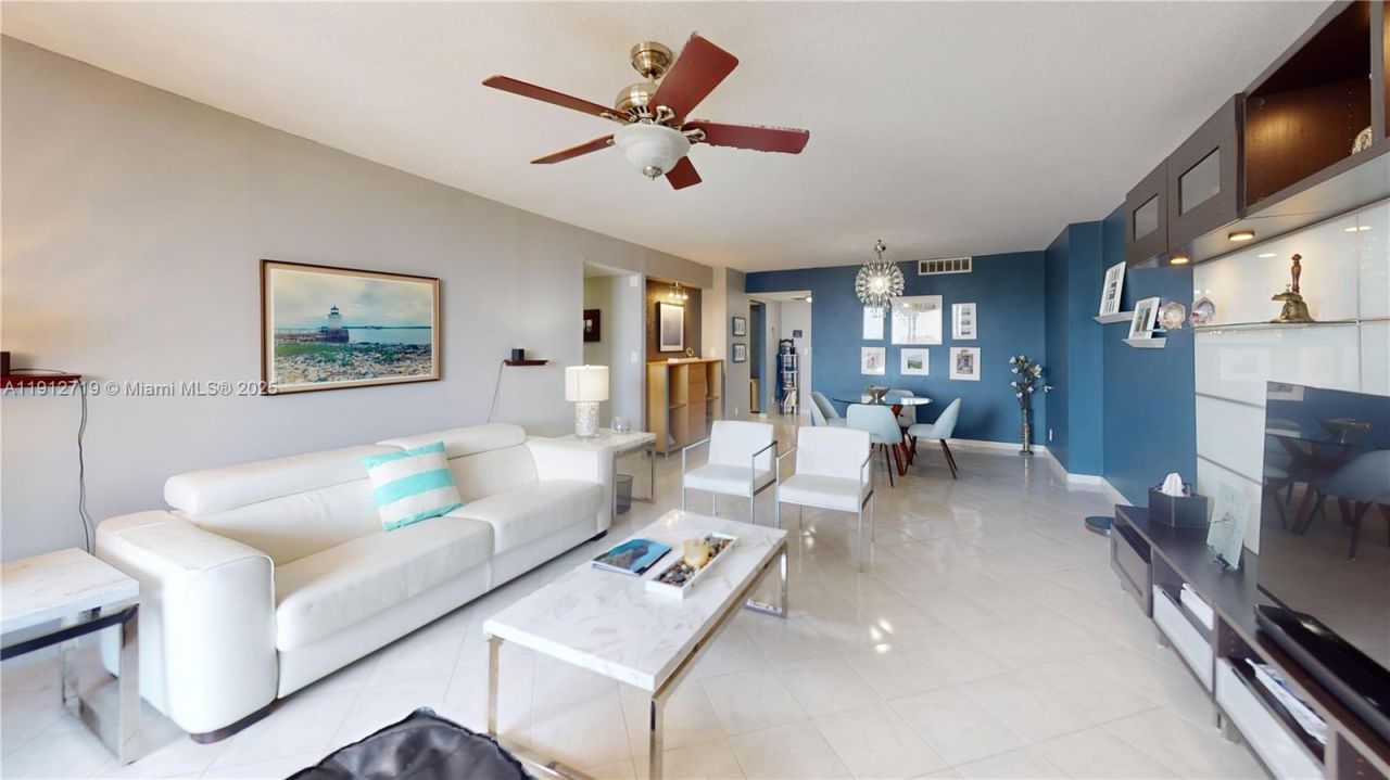 2500 Parkview Dr, Unit 507, Hallandale Beach, FL 33009 Photo