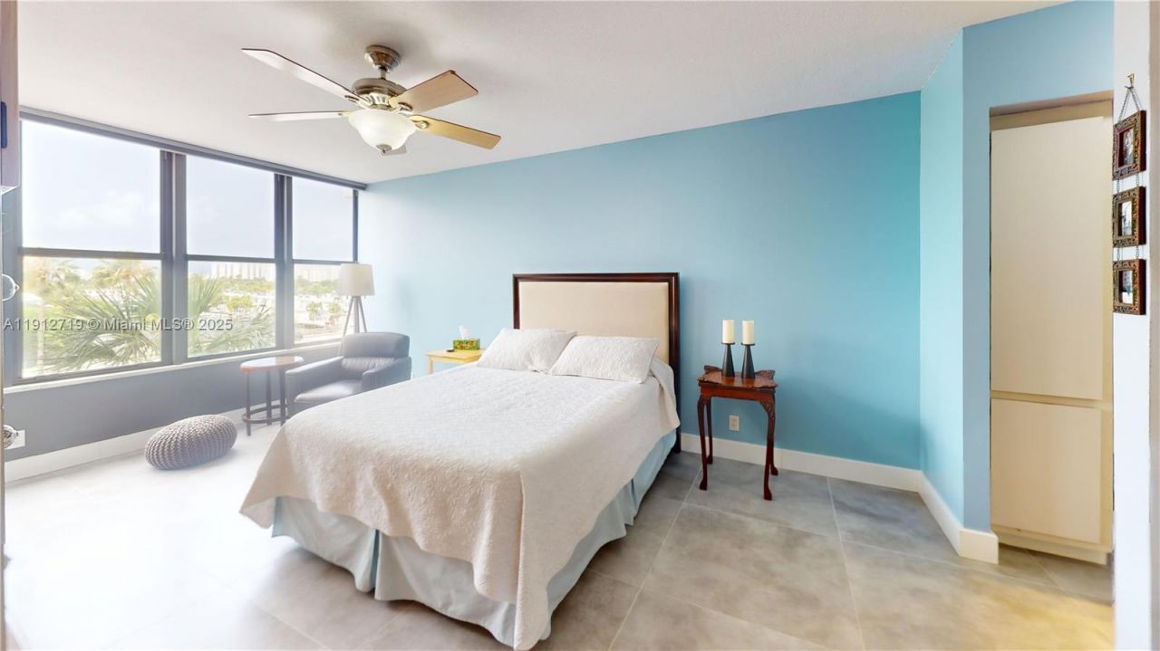 2500 Parkview Dr, Unit 507, Hallandale Beach, FL 33009 Photo