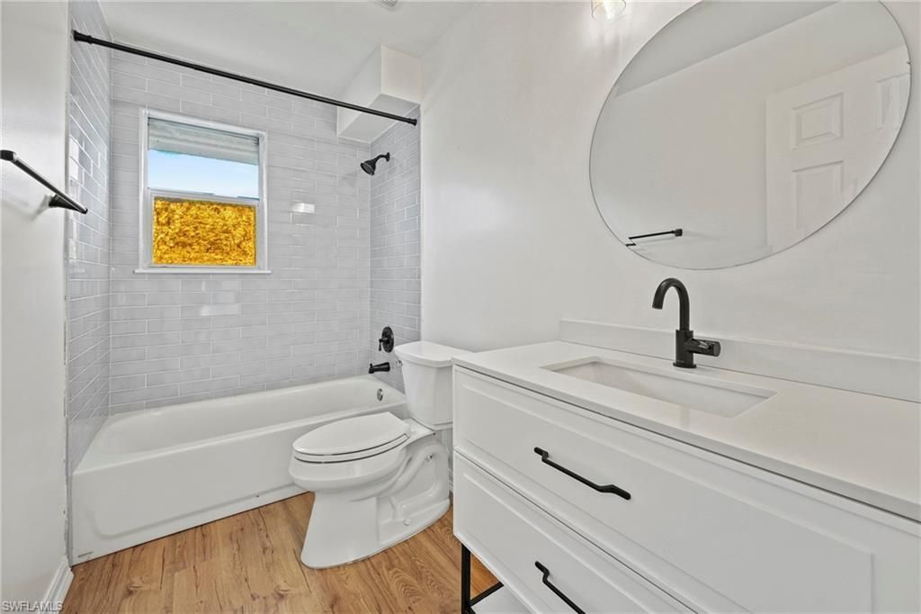 1570 Avion Pl, Naples, FL 34104 Photo