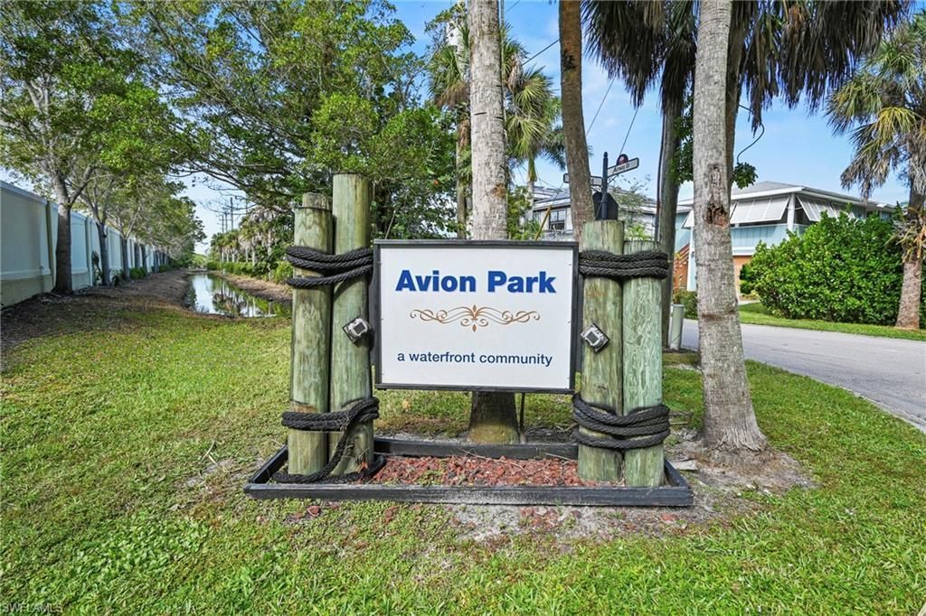 1570 Avion Pl, Naples, FL 34104 Photo