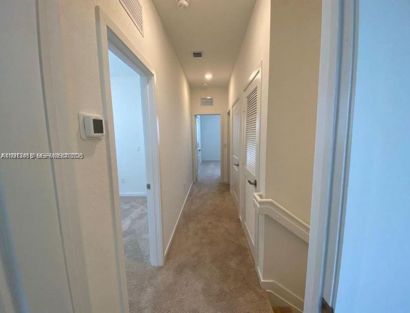 871 SE 16 Ct, Miami, FL 33034 Photo