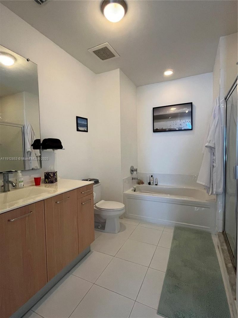 313 NE 2nd St, Unit 802, Fort Lauderdale, FL 33301 Photo