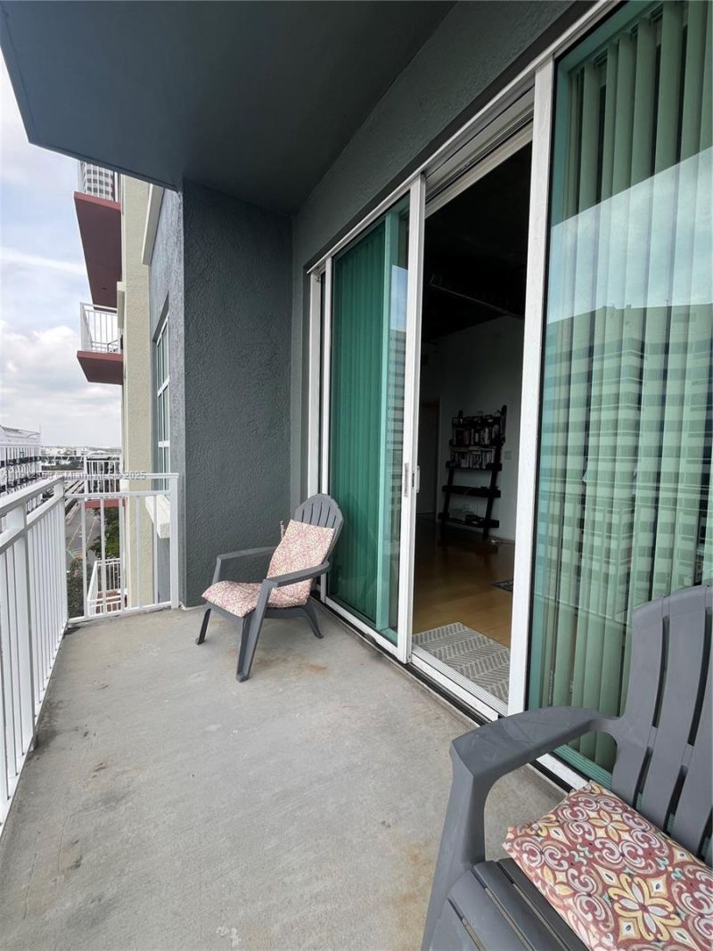 313 NE 2nd St, Unit 802, Fort Lauderdale, FL 33301 Photo