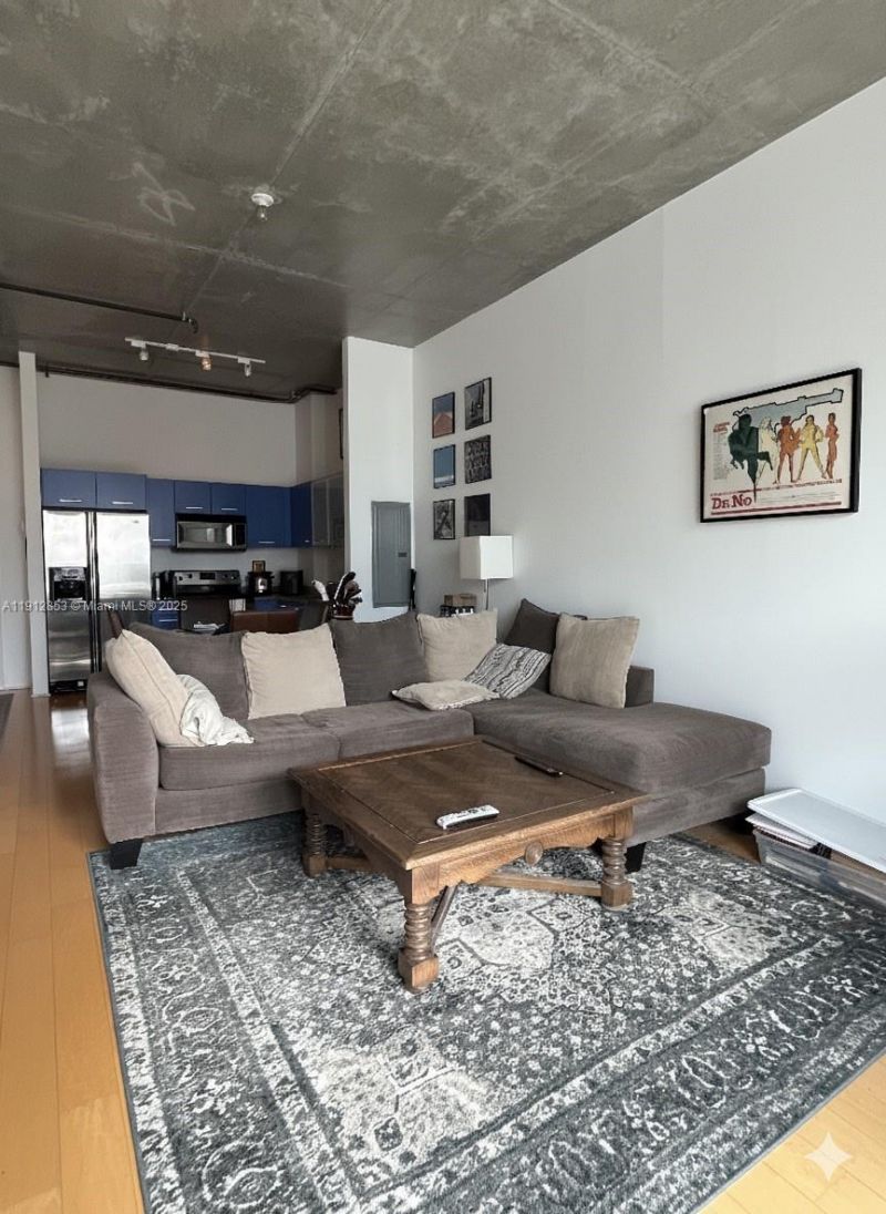 313 NE 2nd St, Unit 802, Fort Lauderdale, FL 33301 Photo