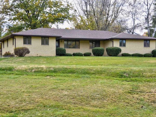 113 VALENTINE Place, Colchester, IL 62326