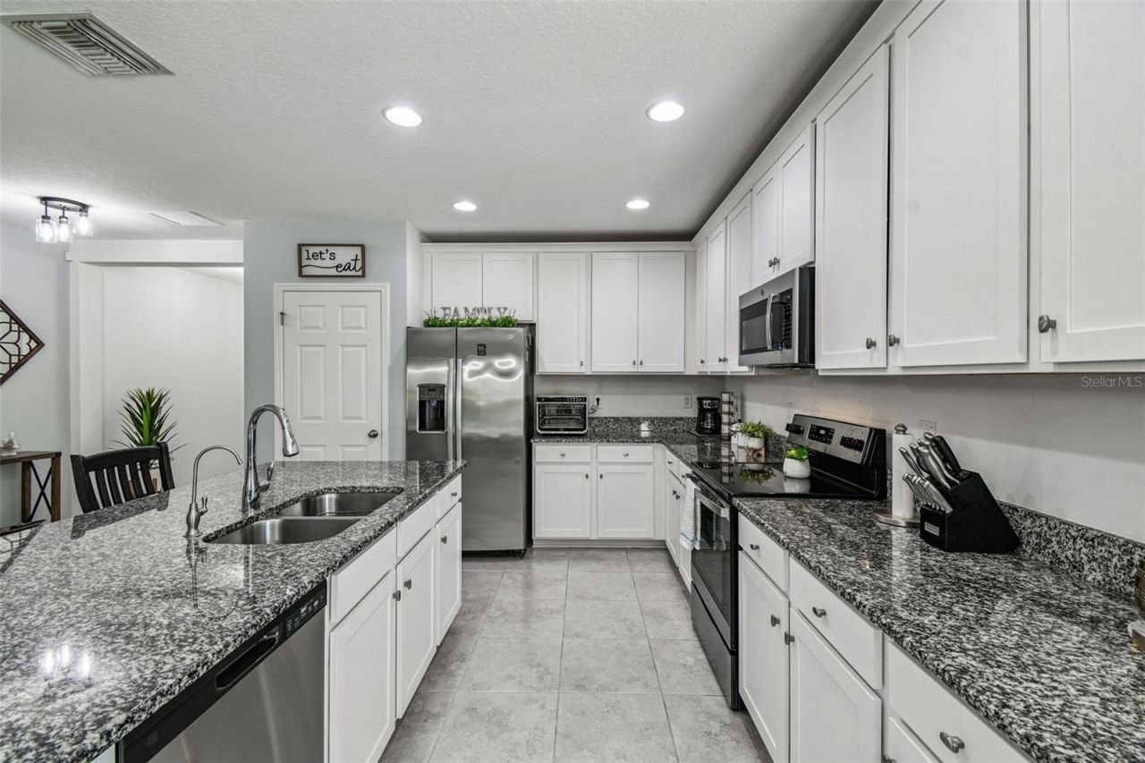 12907 Conquistador Loop, Spring Hill, FL 34610 Photo