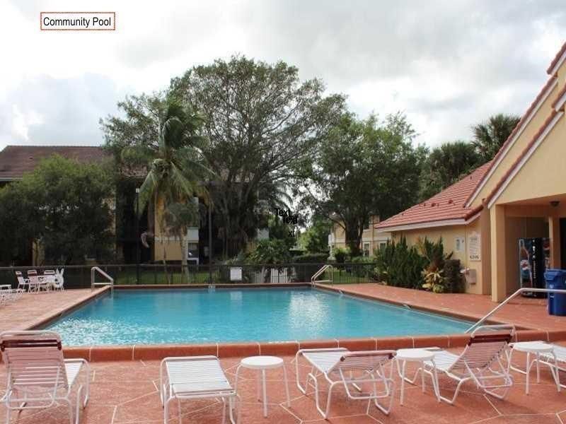 5701 Riverside Drive, Unit 302, Coral Springs, FL 33067 Photo