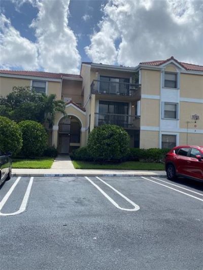 5701 Riverside Drive, Unit 302, Coral Springs, FL 33067 Photo