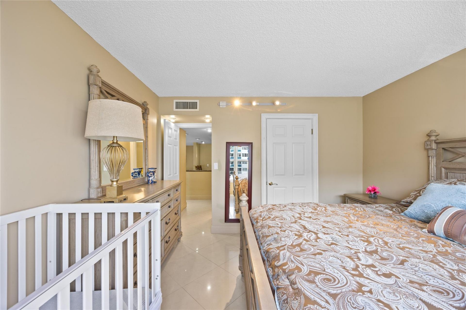 3500 Galt Ocean Drive, Unit 1102, Fort Lauderdale, FL 33308 Photo