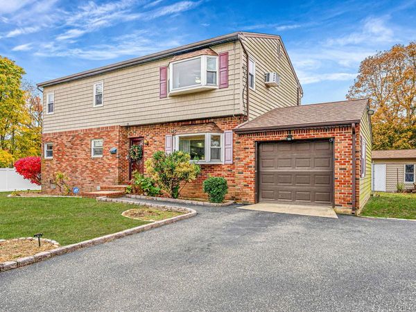 32 McCue Avenue, Wyandanch, NY 11798