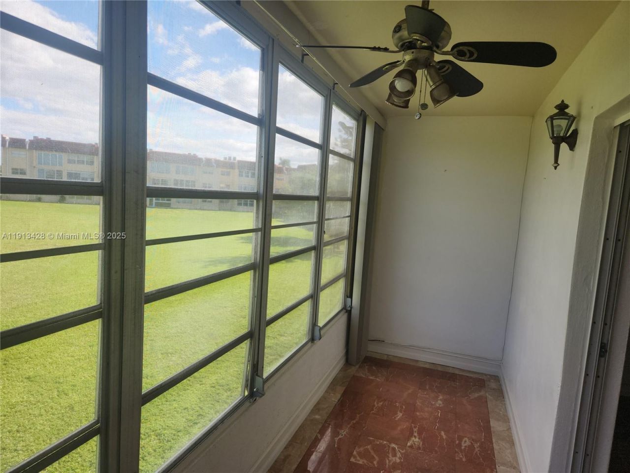 8851 Sunrise Lakes Blvd, Unit 213, Sunrise, FL 33322 Photo