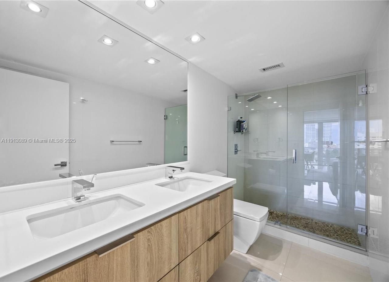 900 Bay Dr, Unit 624-622-62, Miami Beach, FL 33141 Photo