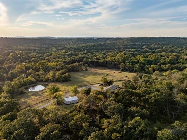 6950 E 135 Road, Holdenville, OK 74848