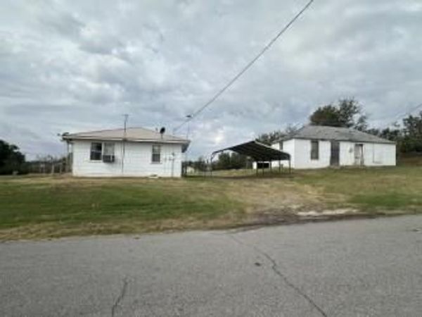 415 E 1st Street, Cement, OK 73017