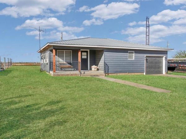 219 N Mayer Avenue, Willow, OK 73673