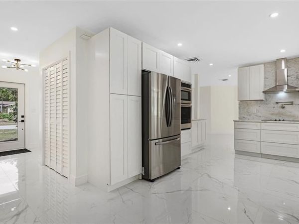 5900 SW 17th Street, Plantation, FL 33317