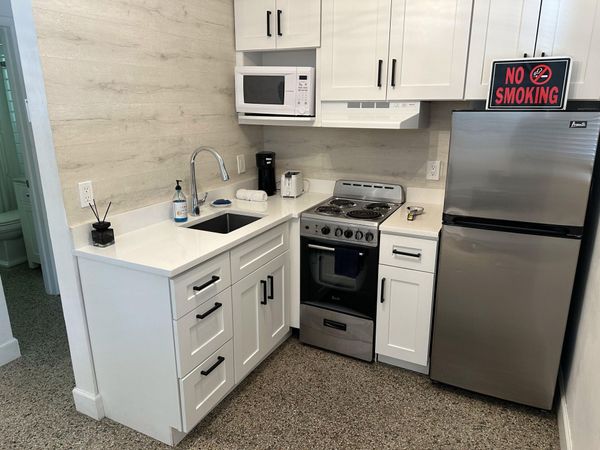 1258 Beach Road, Unit 7, Singer Island, FL 33404