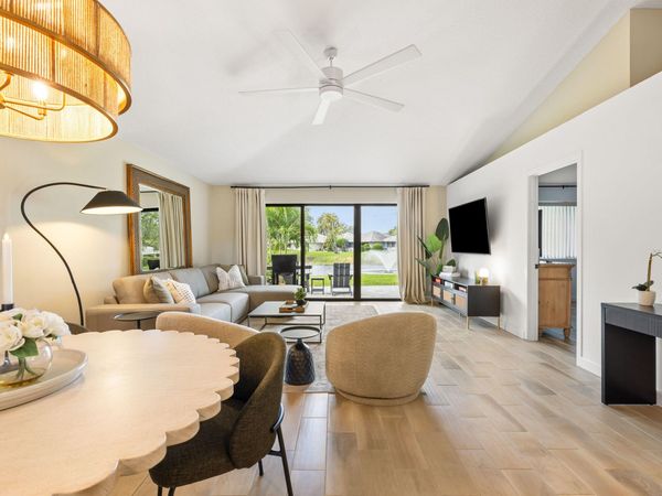 206 Club Drive, Palm Beach Gardens, FL 33418