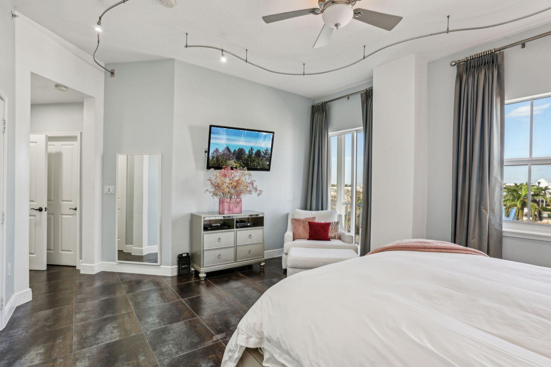 3960 N Flagler Drive, Unit 402, West Palm Beach, FL 33407 Photo