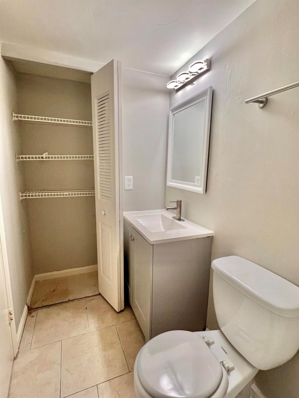 1500 N Congress Avenue, Unit A202, West Palm Beach, FL 33401 Photo