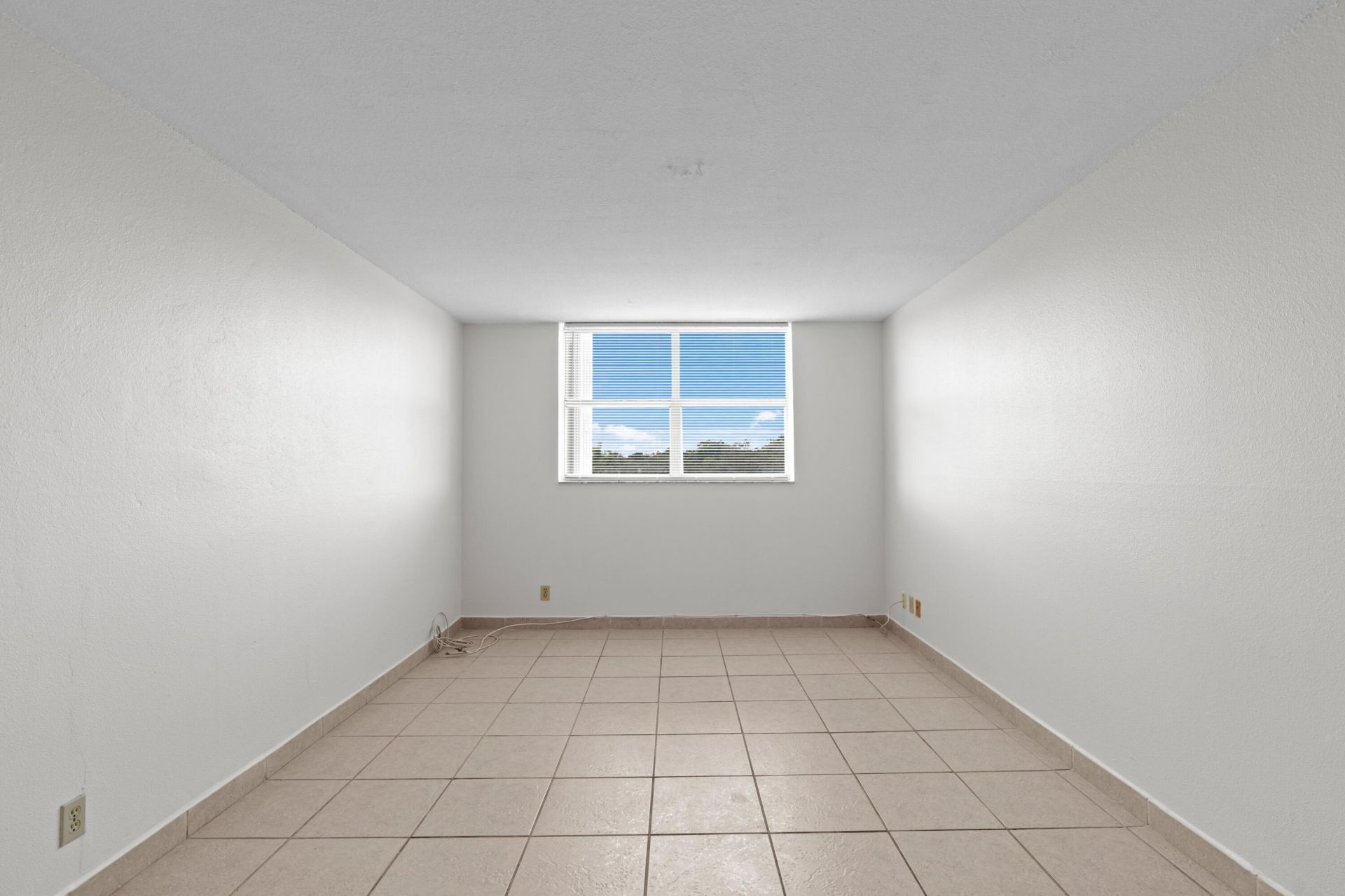 500 Executive Center Drive, Unit 3e, West Palm Beach, FL 33401 Photo