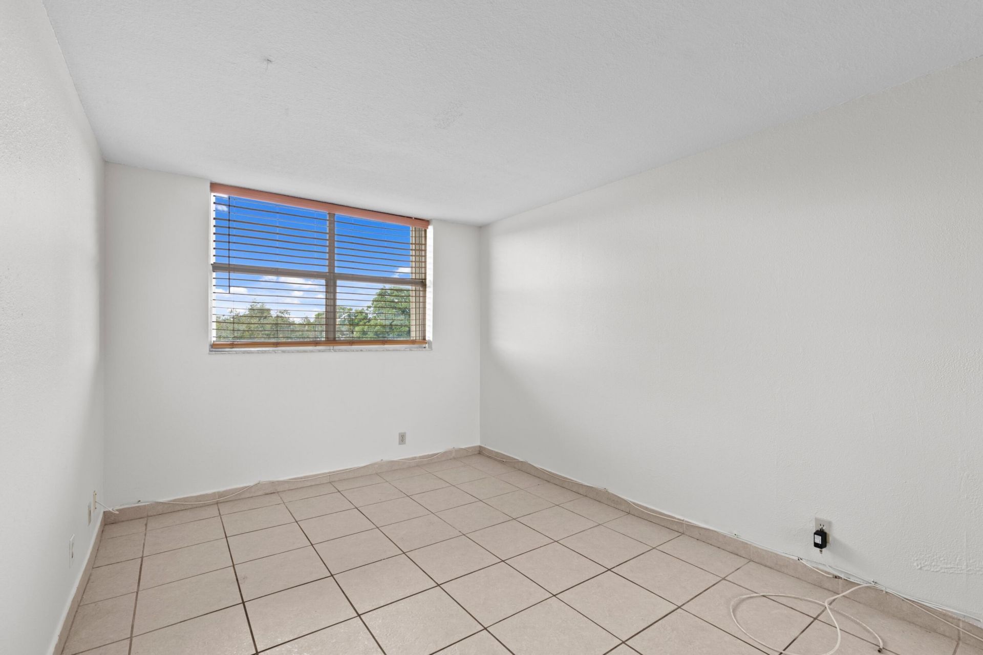 500 Executive Center Drive, Unit 3e, West Palm Beach, FL 33401 Photo
