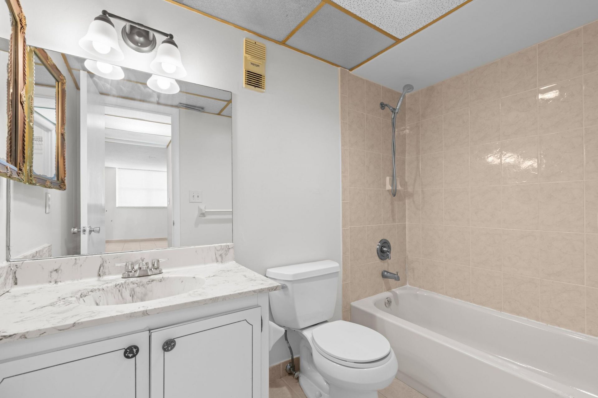 500 Executive Center Drive, Unit 3e, West Palm Beach, FL 33401 Photo