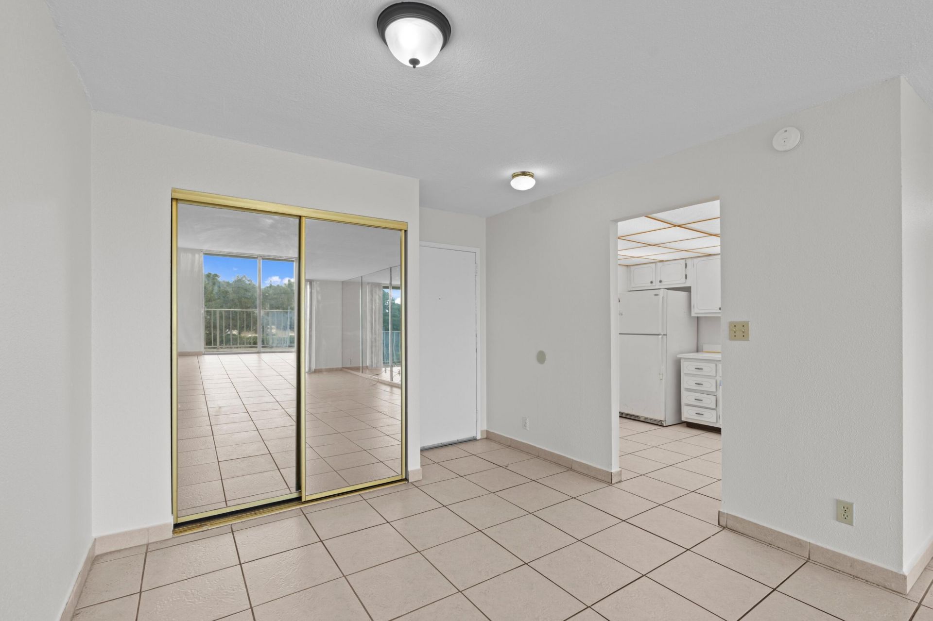 500 Executive Center Drive, Unit 3e, West Palm Beach, FL 33401 Photo