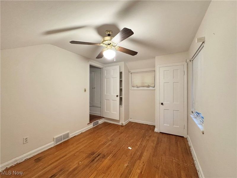 3925 Strandhill Road, Cleveland, OH 44128 Photo 12