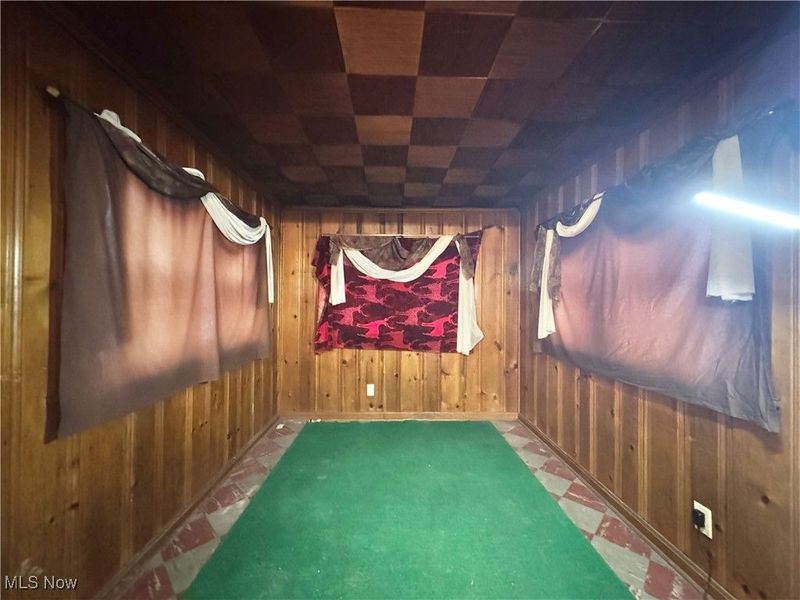 3925 Strandhill Road, Cleveland, OH 44128 Photo 9