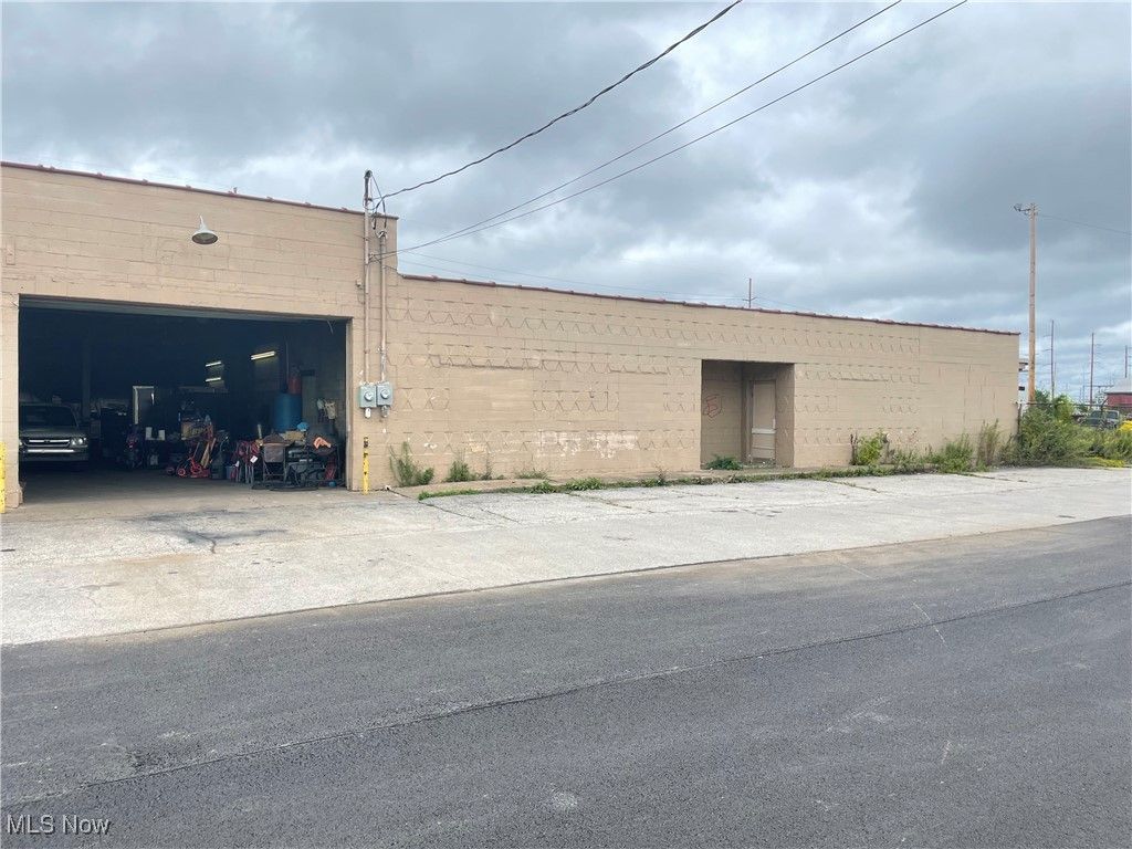 3158 Omaha Avenue, Lorain, OH 44055