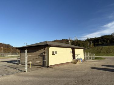 1255 Lakeside Drive, Jackson, KY 41339