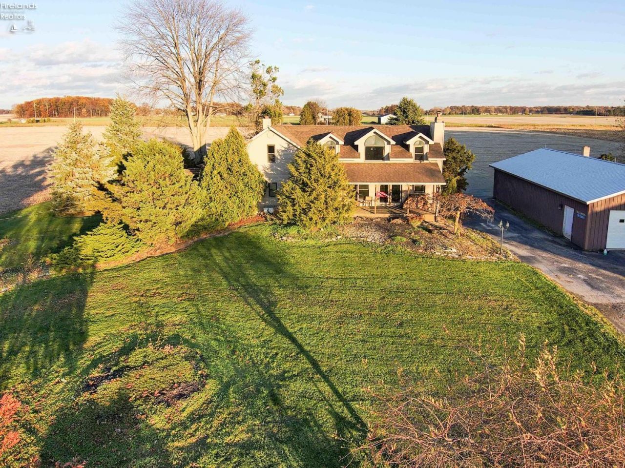 960 N Atwater Road, Oak Harbor, OH 43449 Main Photo