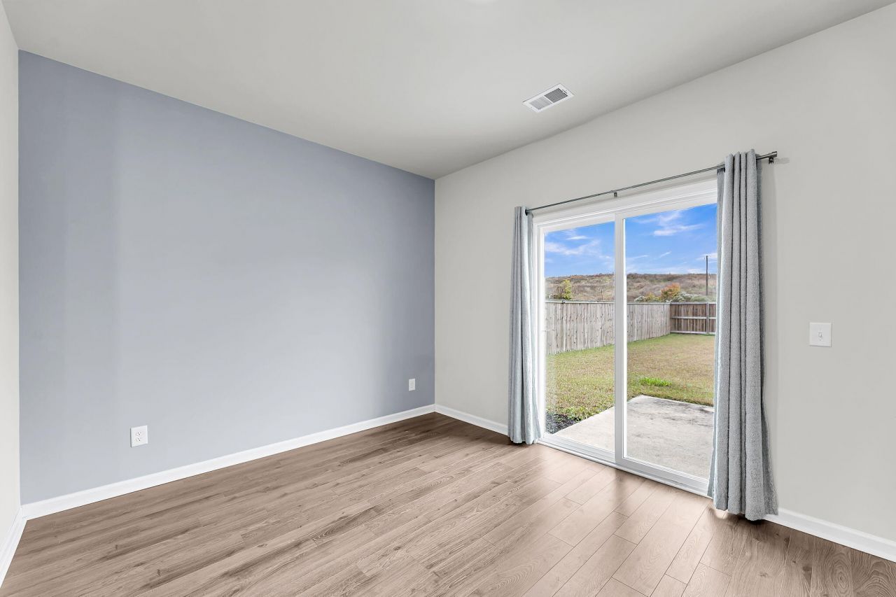 389 Matuskovic Drive Photo 10