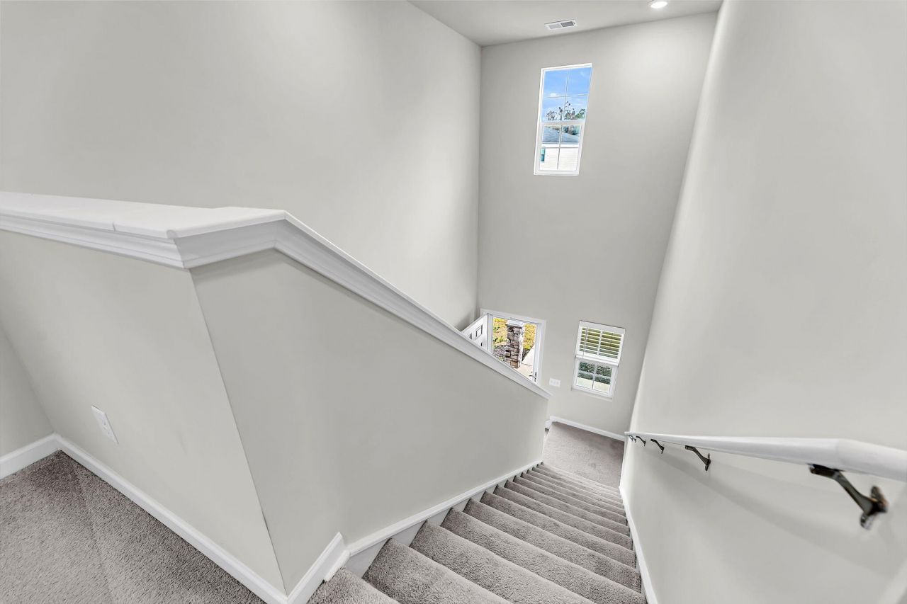 389 Matuskovic Drive Photo 15